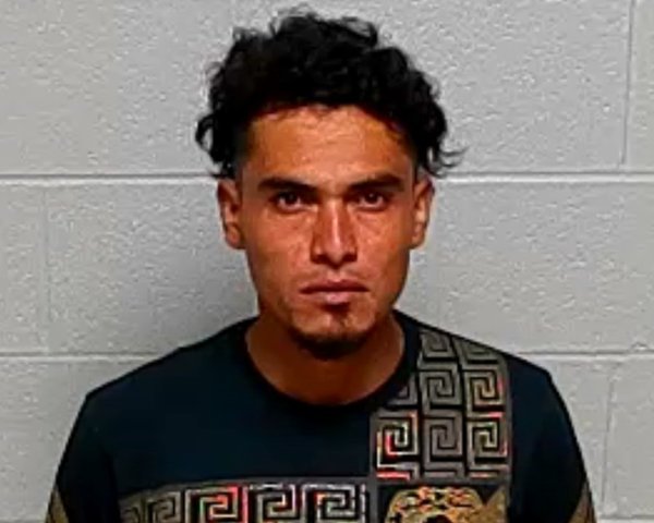 Mugshot of OSMAR ANTONIO BENAVIDEZ-OLIVAS