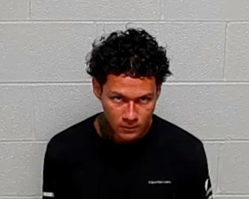 Mugshot of Luis Amador-Matute