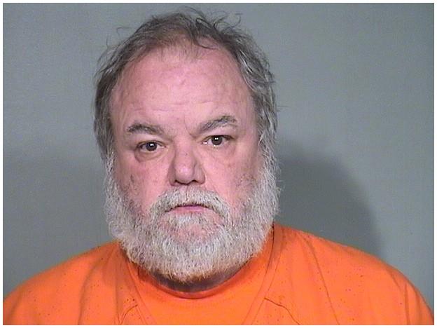 Mugshot of ROBERT S HENZE