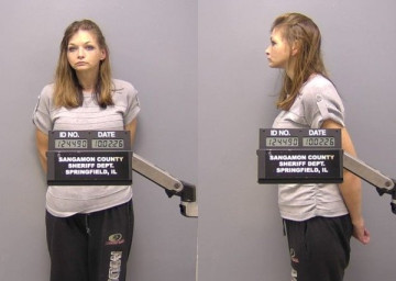 Mugshot of Cyrenna M Broyles
