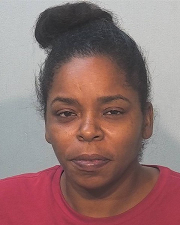 Mugshot of Arnitra Davis