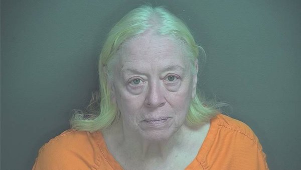 Mugshot of Vicki L Hiller