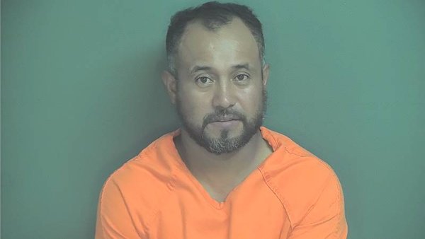 Mugshot of Roberto Montes