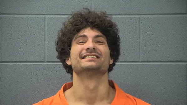 Mugshot of Alize Andre Romero