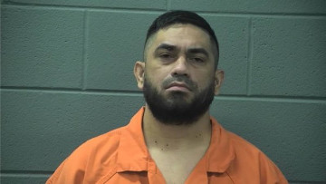 Mugshot of JOSUE NATANAEL CRESPO ARMAS
