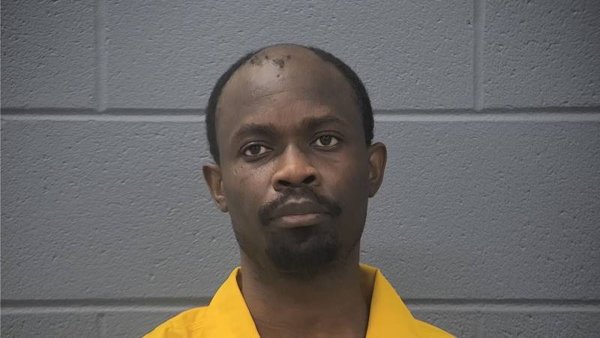 Mugshot of KENDY LOUISSAINT