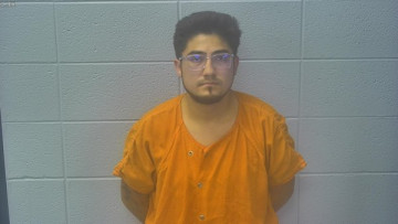 Mugshot of MARTIN SALVADOR GARCIA-DIXON