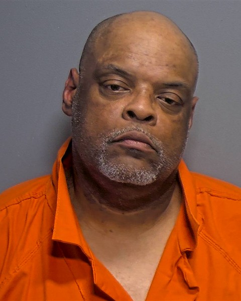 Mugshot of Edward Erodney Irons