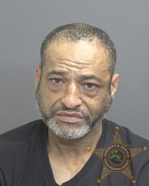 Mugshot of DARIUS ANTWAIN STATEN SR