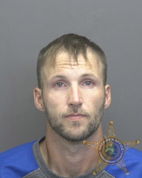 Mugshot of LOGAN CASEY SELLNER