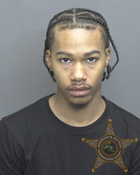 Mugshot of DEAVION DJUAN BENNETT