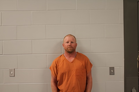 Mugshot of JEREMY D MADER