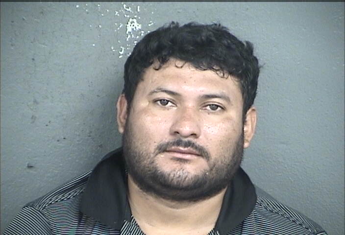 Mugshot of MAYNOR HERNANDEZ-ESQUIVAL
