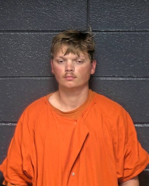 Mugshot of SKYLAR WAYNE WADDLE