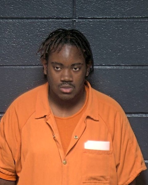 Mugshot of AUNTEZ D WILLIAMS