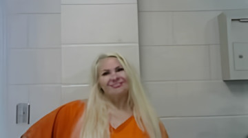 Mugshot of HEATHER L BRADLEY