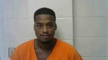 Mugshot of MKAI R WHITE
