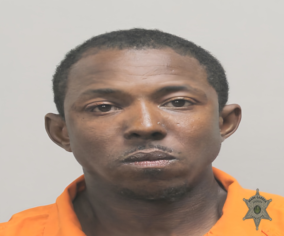 Mugshot of KYNDALL SMITH