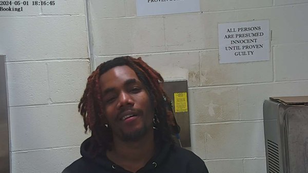 Mugshot of KELVIN LARON WOODS JR.