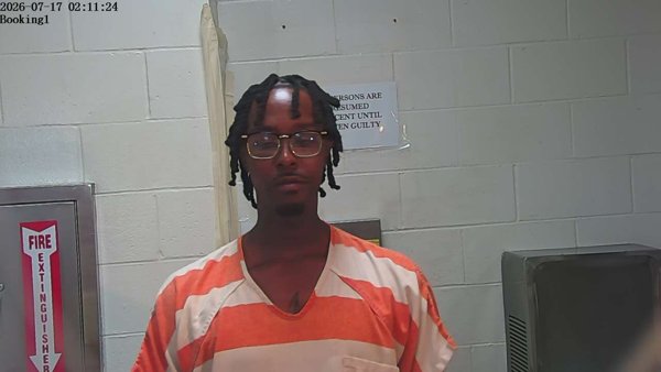 Mugshot of QUINTAVIOUS CARNELL BOWDEN
