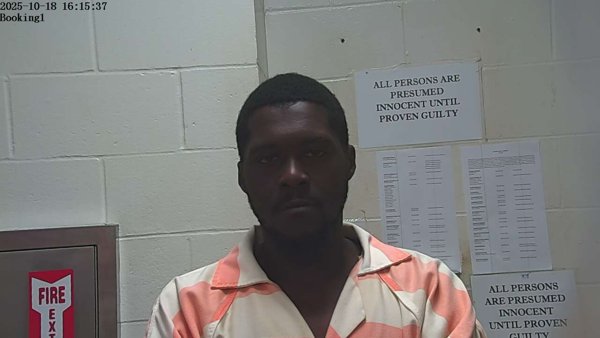 Mugshot of CHARSTON LAMAR DAVIS
