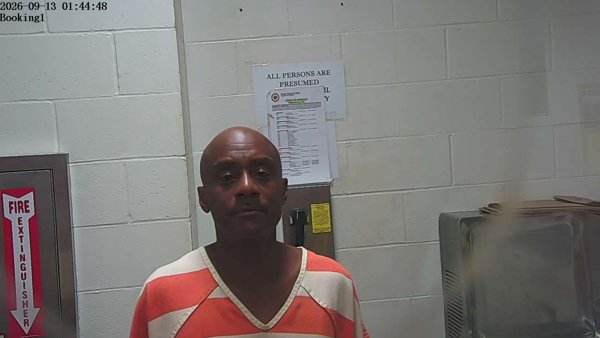 Mugshot of CARLOS DEWAN STRINGFELLOW