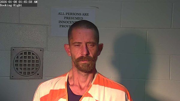 Mugshot of JONATHAN L ALONZO