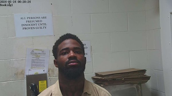 Mugshot of DEVARIOUS DISHOD WHITE