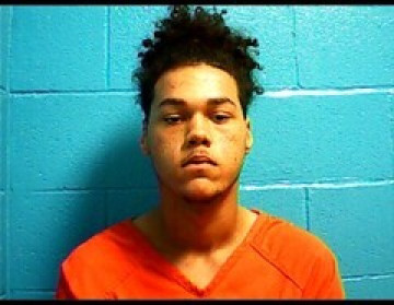 Mugshot of ISAIAH D LOWE