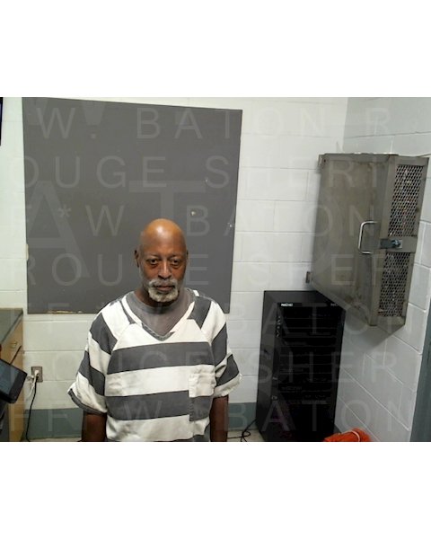 Mugshot of DEDRIC R DAVIS