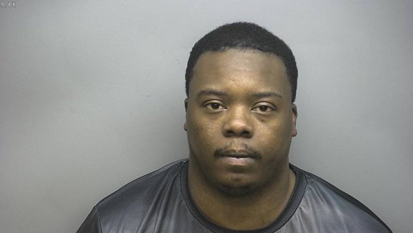 Mugshot of DESHAWN ESCALANTE LAYTON