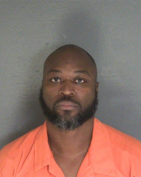 Mugshot of DONALD M DIXON