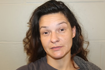 Mugshot of DELUVINA NIMMO