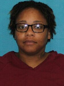 Mugshot of VINIESHYA YOUNG