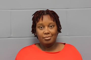 Mugshot of MIA RAHSHEE SLAUGHTER