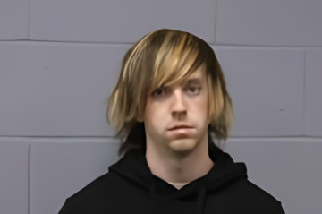 Mugshot of ZACHARY RYAN LEE