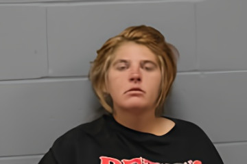 Mugshot of ANGELINA DANIELLE MATHIS