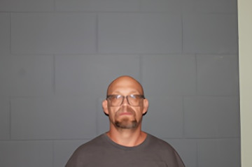 Mugshot of ADAM VINEYARD