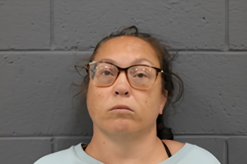 Mugshot of SHARINA SNOW