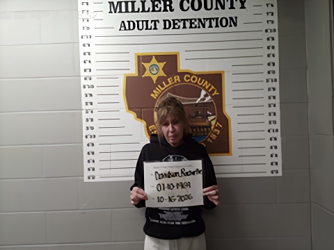Mugshot of Rachelle Dianne Davidson