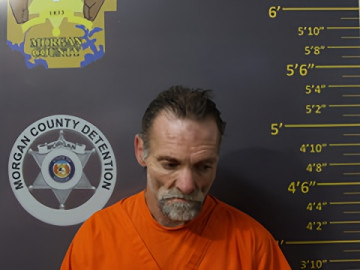 Mugshot of CHRISTOPHER ALLEN KNEISLEY