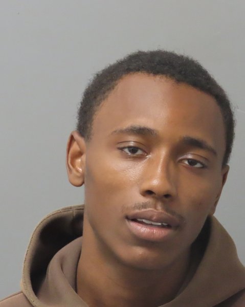 Mugshot of DAVIONTE M AARON