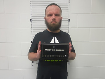 Mugshot of MICHAEL D WOODS