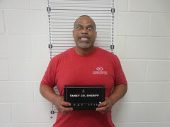 Mugshot of MICHAEL J HESSELGESSER