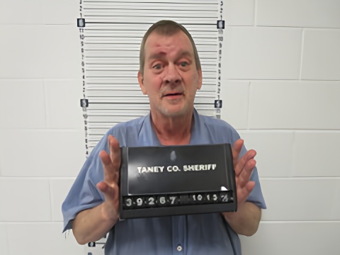 Mugshot of SCOTT L MUTHART