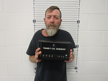 Mugshot of DAVID M ELVIN
