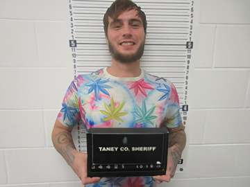 Mugshot of LOGAN P SCHOUTEN