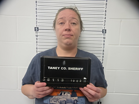 Mugshot of SHENELLE N LABOCH