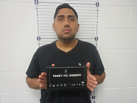 Mugshot of OSCAR D SALMERON-GONZALEZ