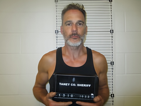 Mugshot of MICHAEL B AMOS